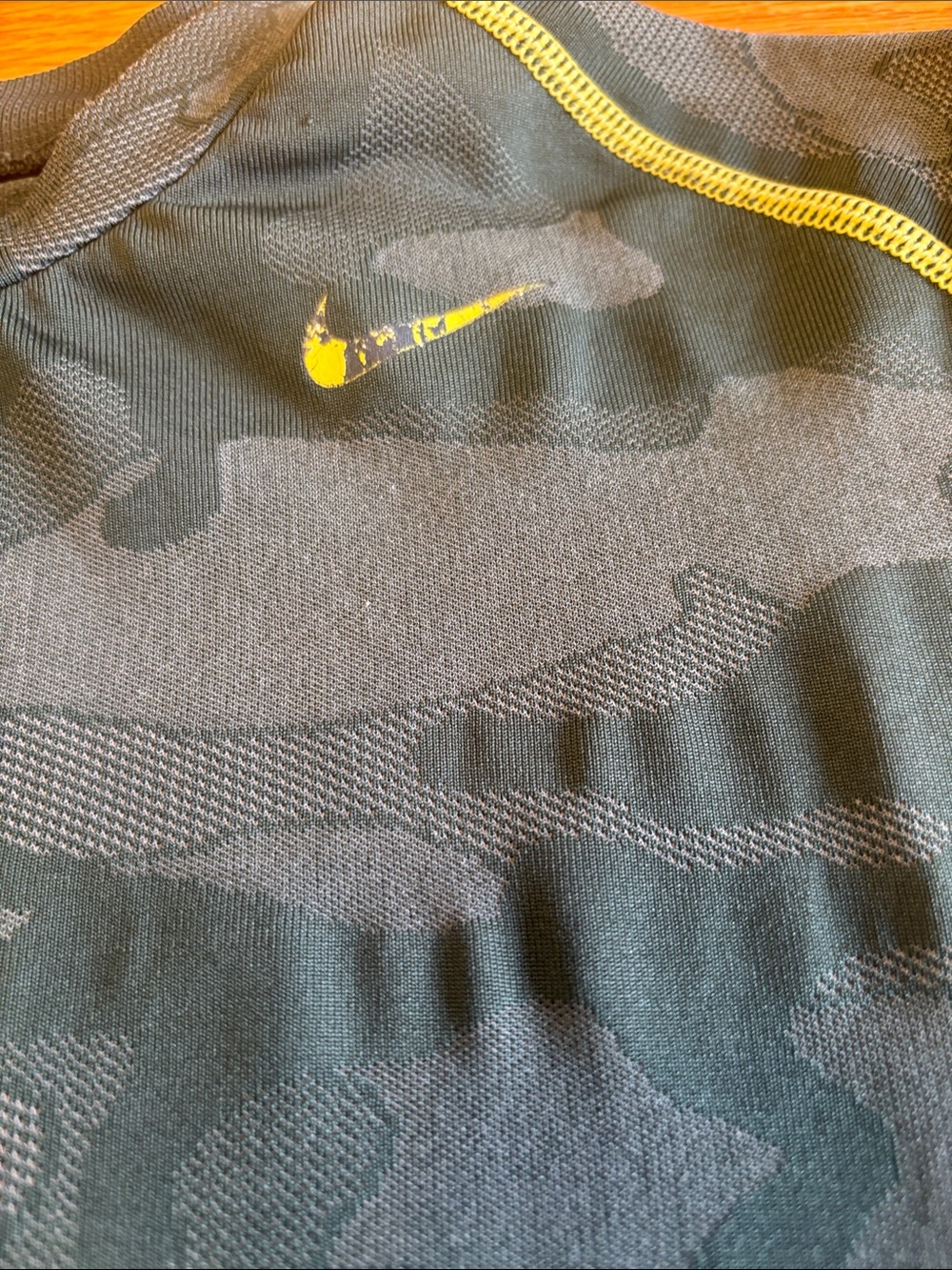 Nike Men’s Gray/Green Athletic Shorts set - Picture 6 of 15